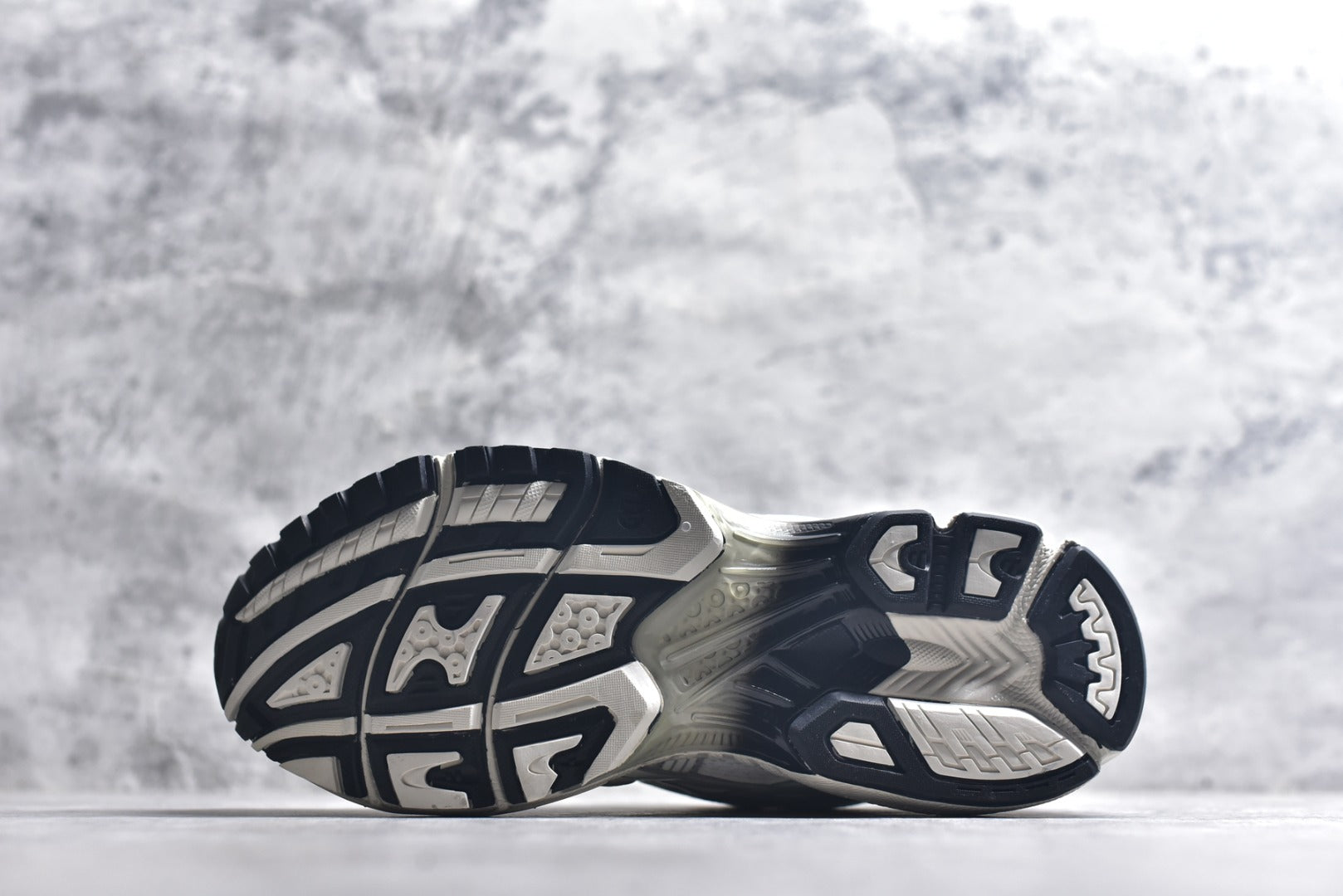ASICS GEL-KAYANO 14 Retro Running Lifestyle Sneaker | 1201A922-100