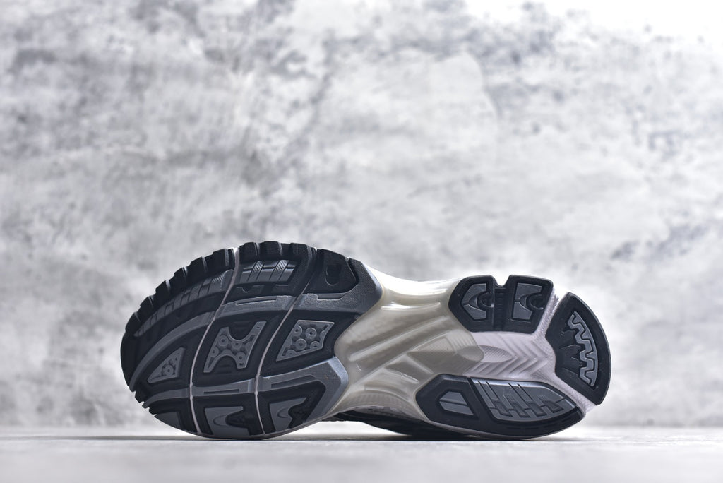 ASICS GEL-KAYANO 14 Retro Running Lifestyle Sneaker | 1203A537-110