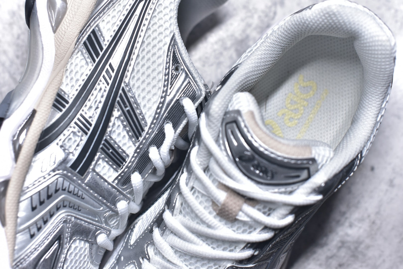 ASICS GEL-KAYANO 14 Retro Running Lifestyle Sneaker | 1203A537-110