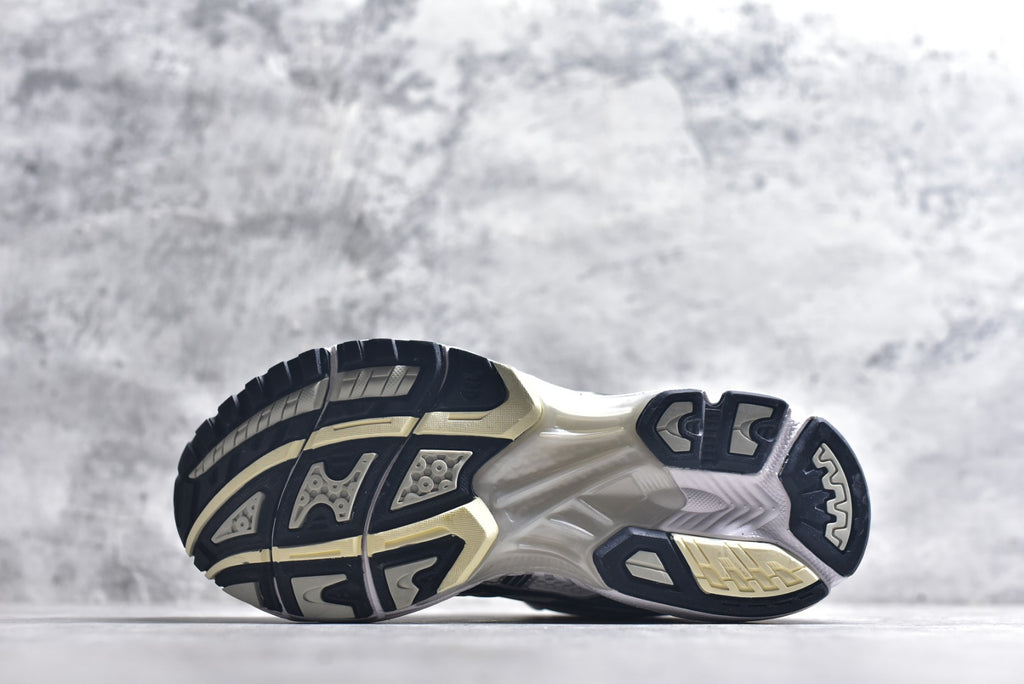 ASICS GEL-KAYANO 14 Retro Running Lifestyle Sneaker | 1202A056-109