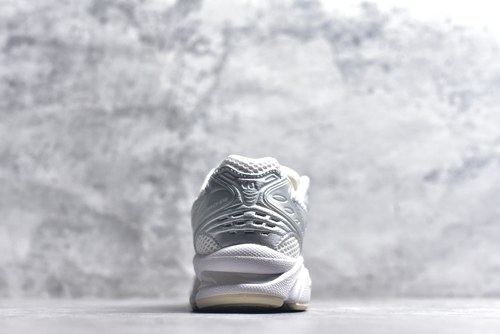 ASICS GEL-KAYANO 14 Retro Running Lifestyle Sneaker | 1201A457-100