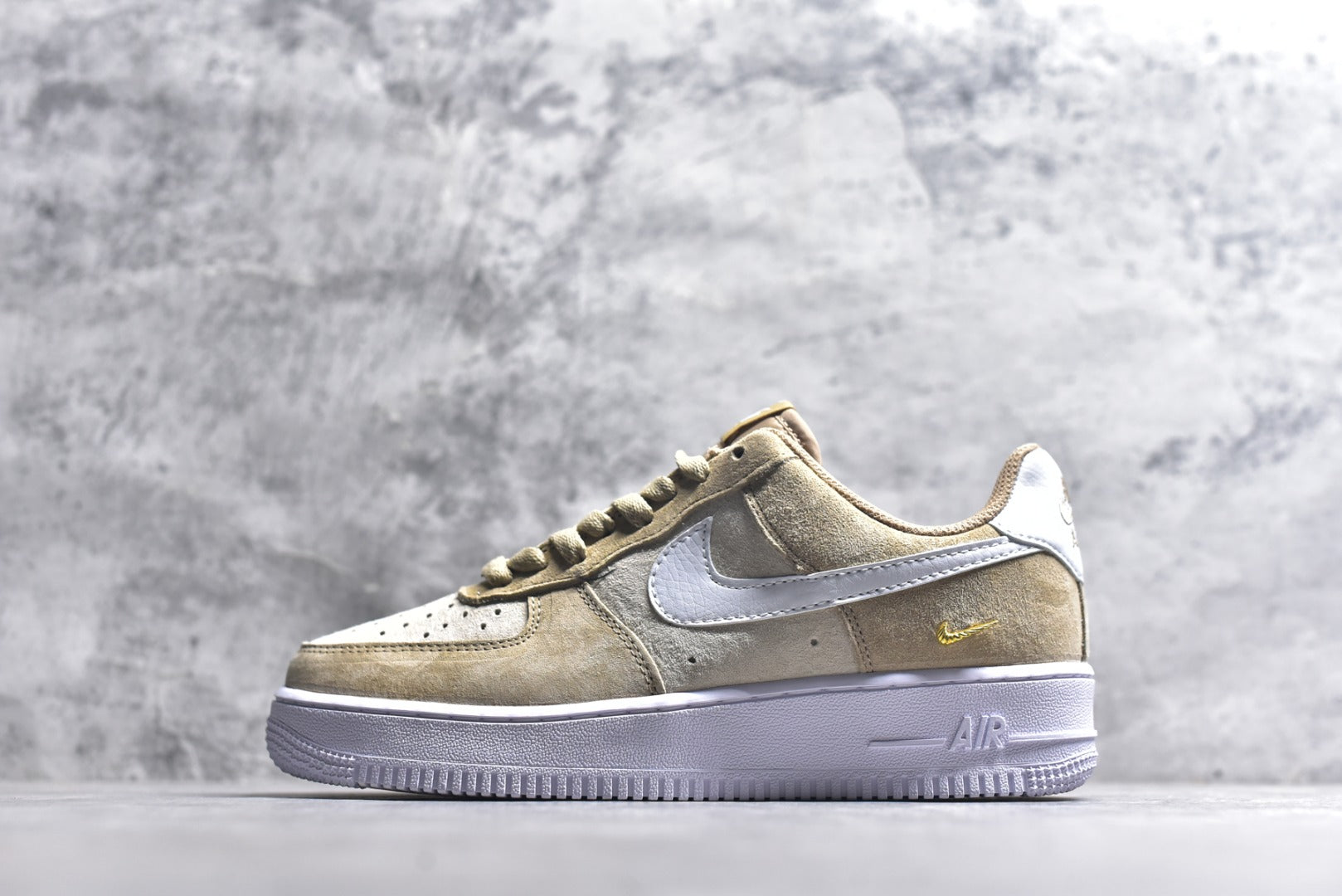 Nike Air Force 1 Low '07 Lifestyle Sneaker | IQ9964-200