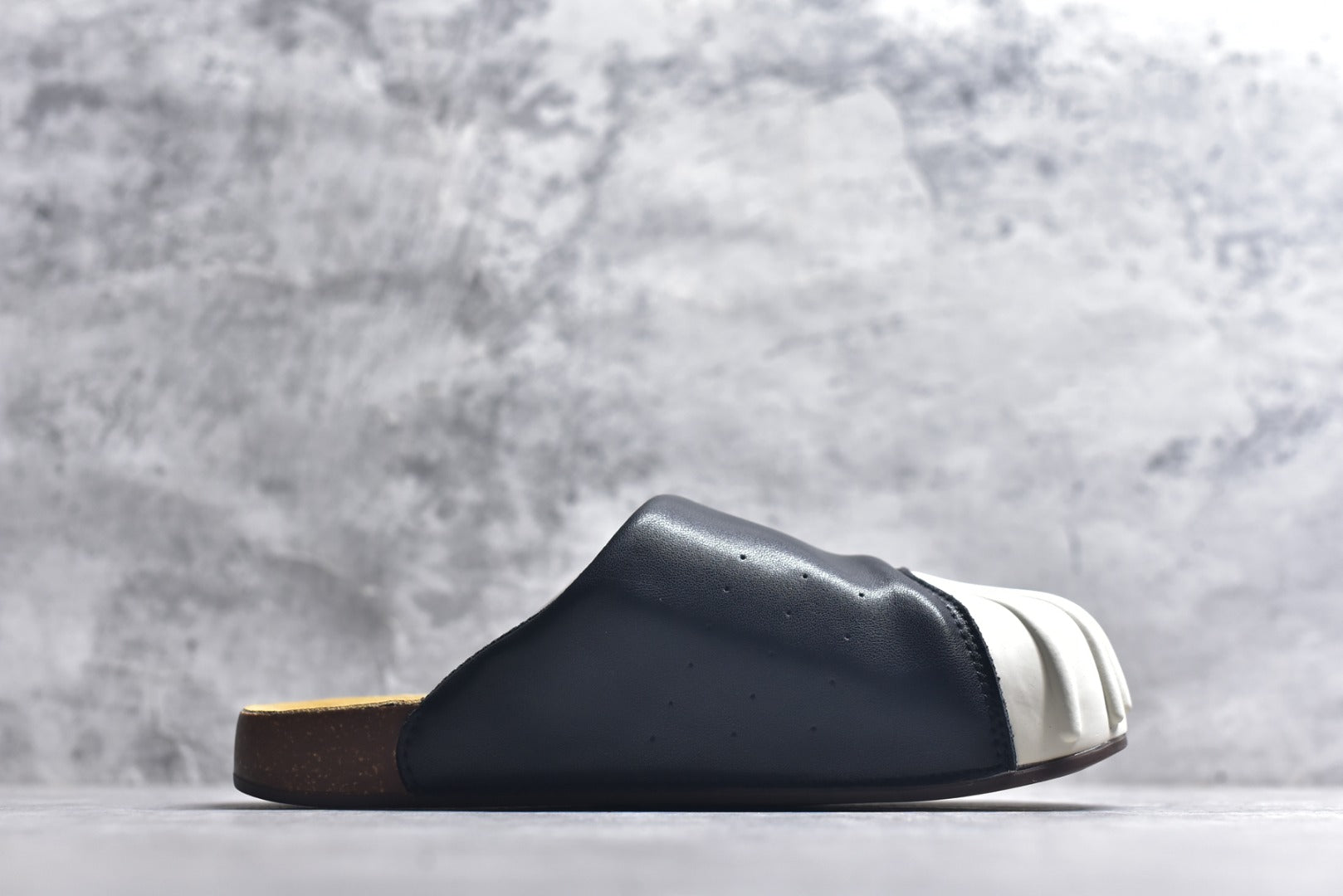 Adidas Originals Adimule Slide LC0411 | Unisex Closed-Toe Sandal