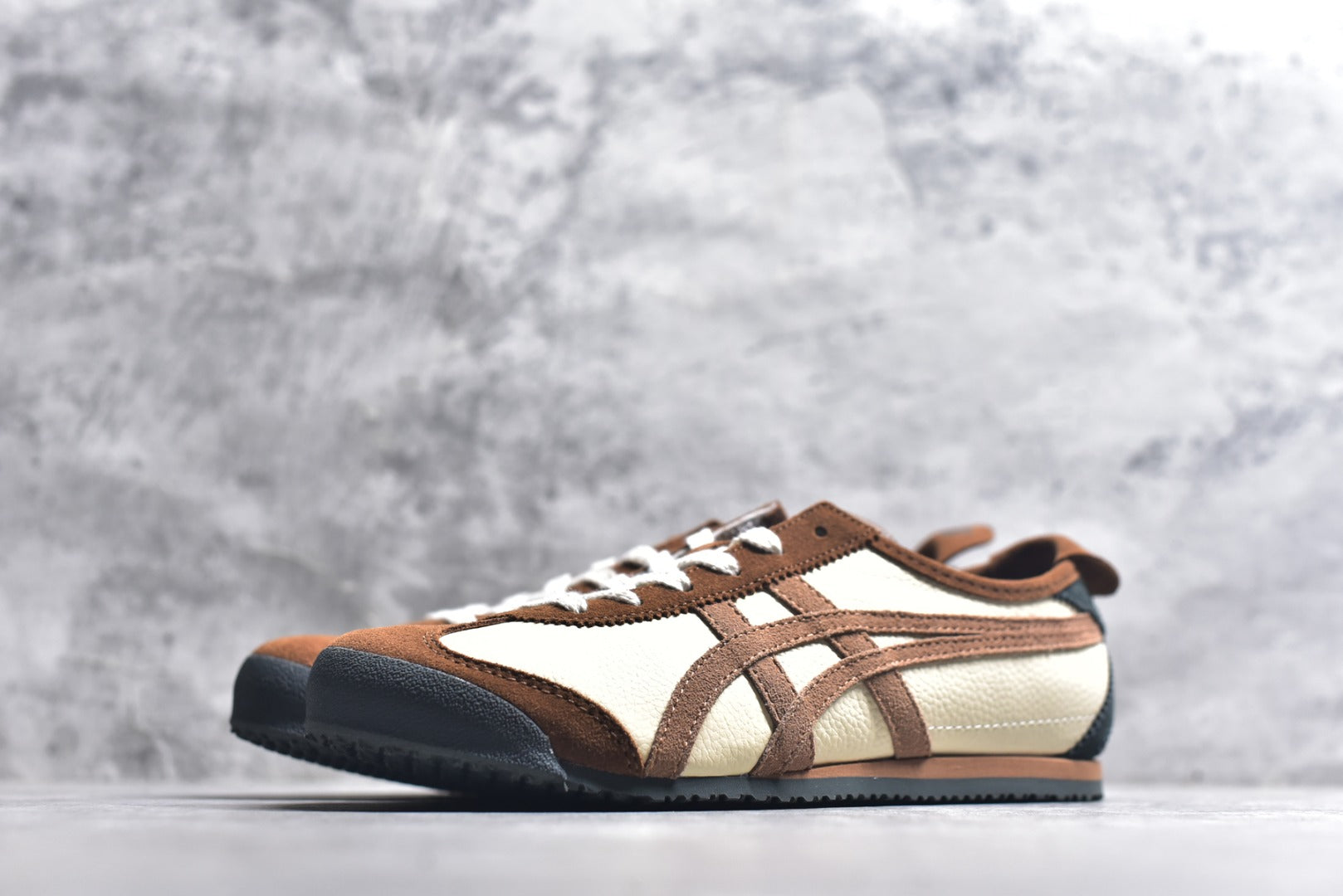 Onitsuka Tiger Mexico 66 VIN – White/Volcano (1183C076-102)
