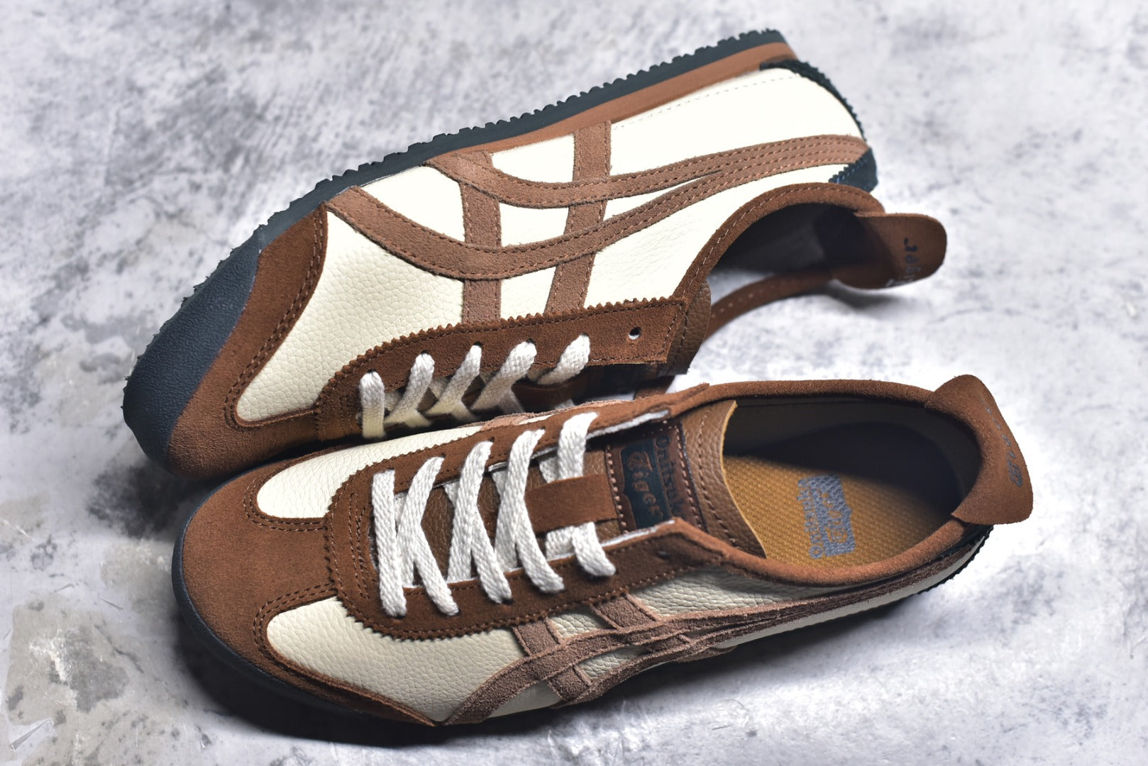 Onitsuka Tiger Mexico 66 VIN – White/Volcano (1183C076-102)