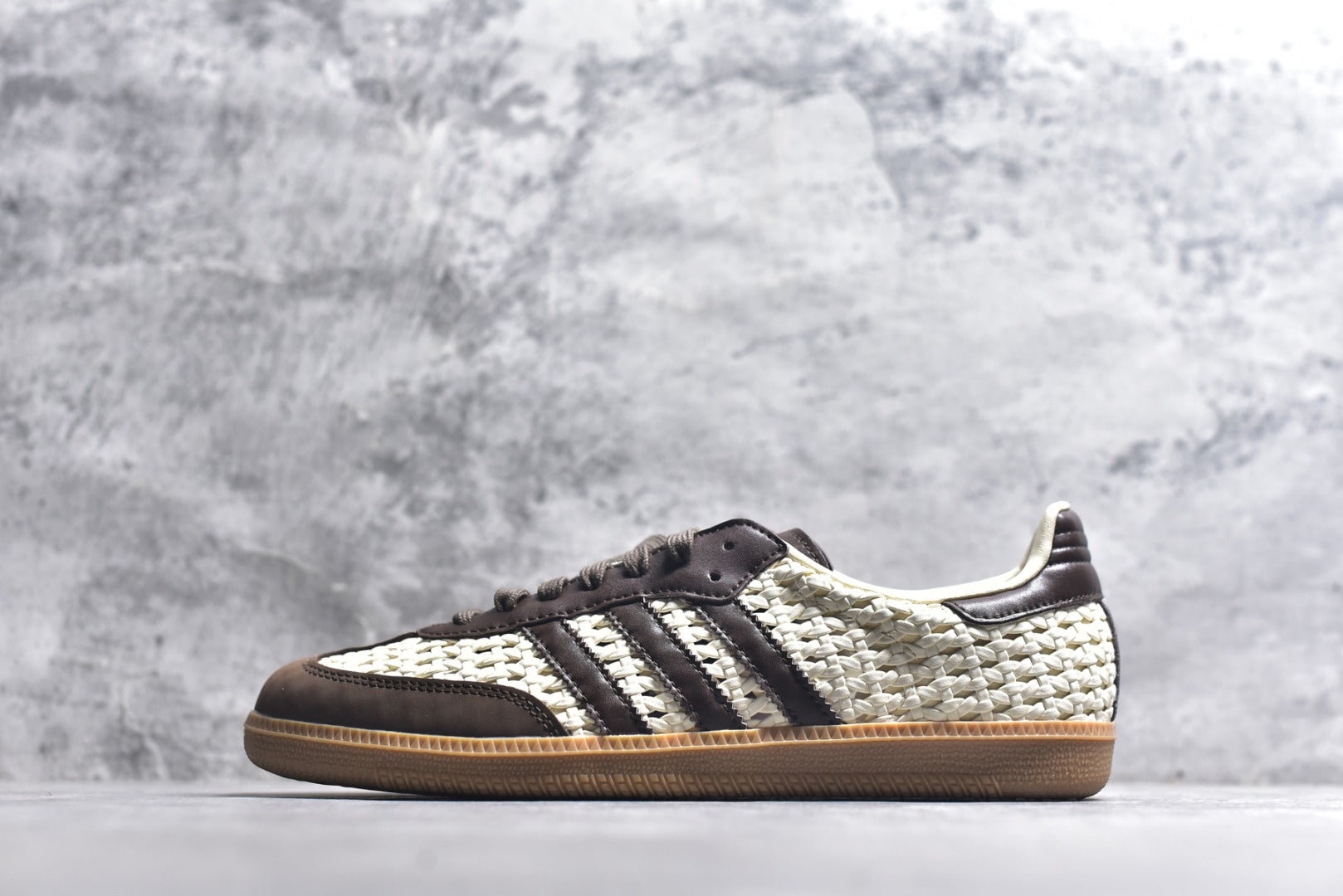 Adidas Originals Samba OG – Core Black/Cloud White/Gum (IH9373)