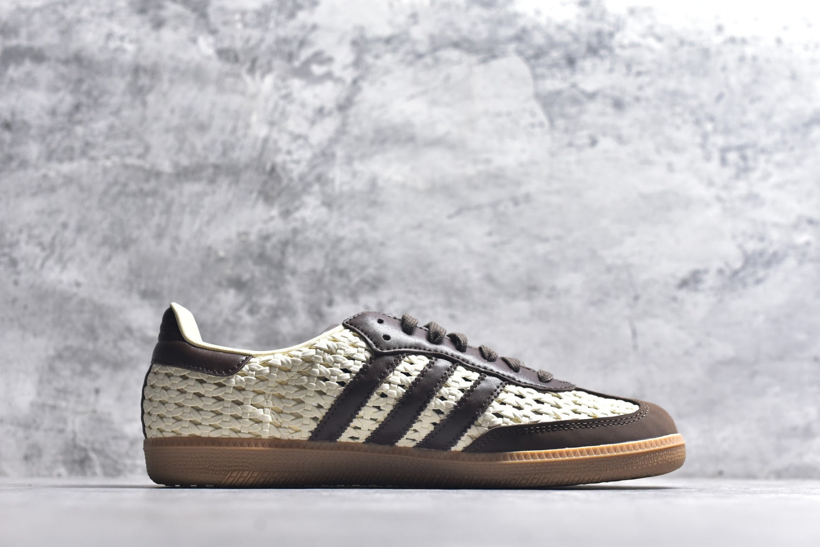 Adidas Originals Samba OG – Core Black/Cloud White/Gum (IH9373)