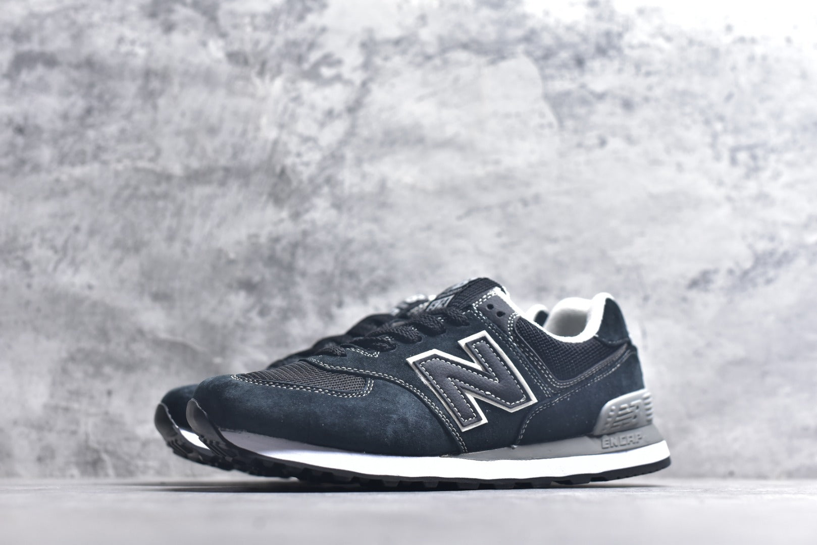 New Balance NB574 Low-Top Retro Casual Running Shoe U574NAB