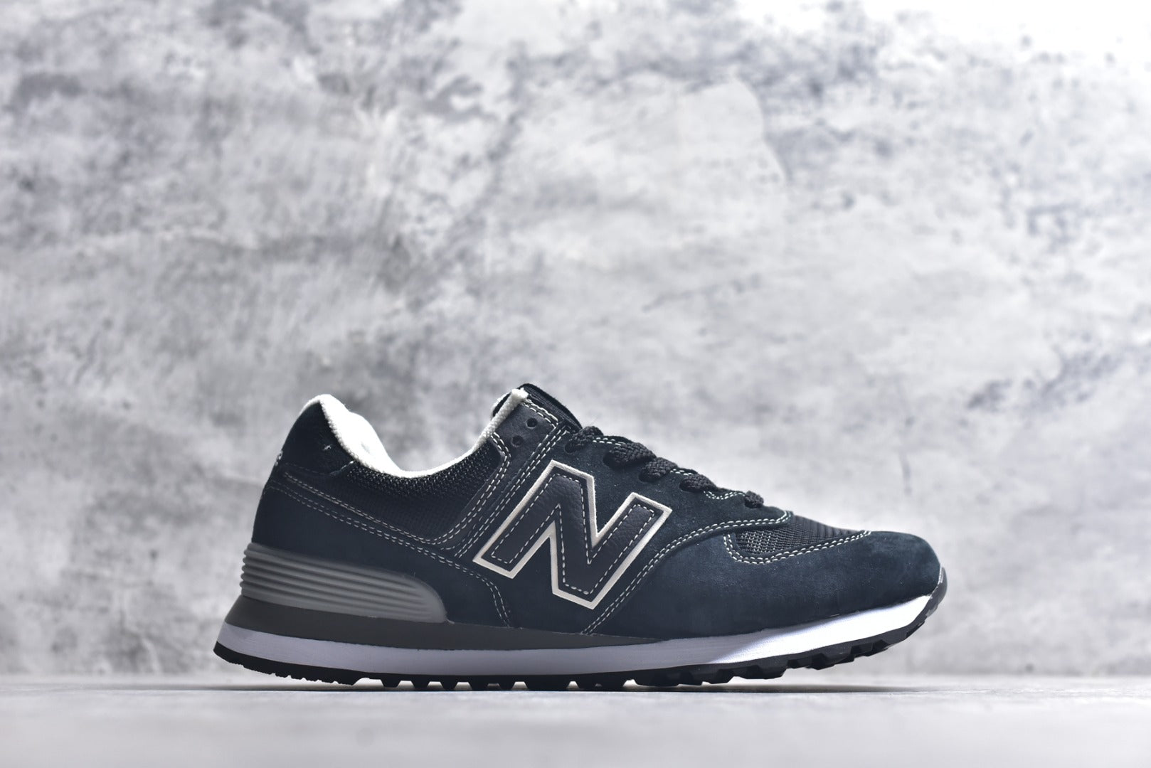New Balance NB574 Low-Top Retro Casual Running Shoe U574NAB