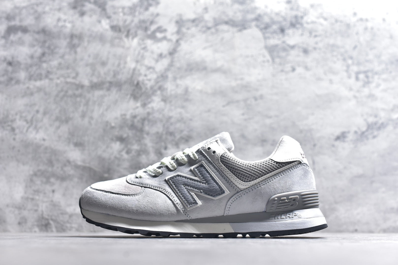 New Balance NB574 Low-Top Retro Casual Running Shoe U574AL2