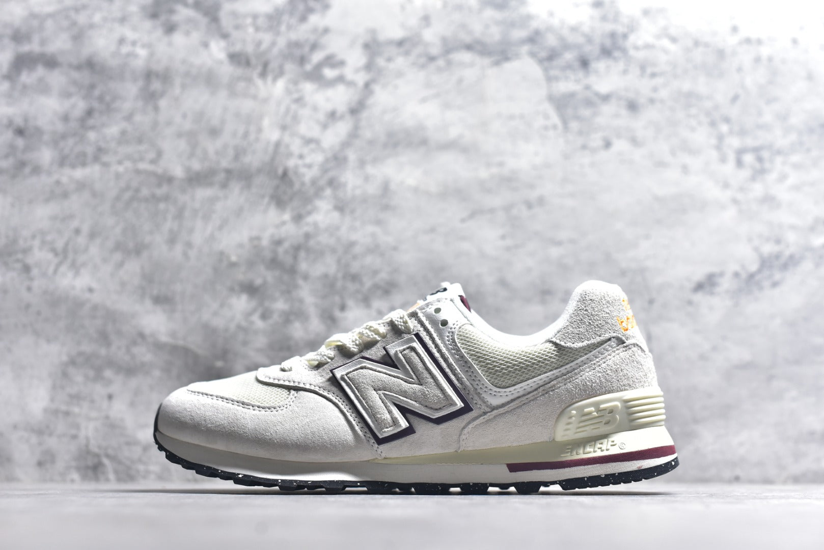 New Balance NB574 Low-Top Retro Casual Running Shoe U574OP2