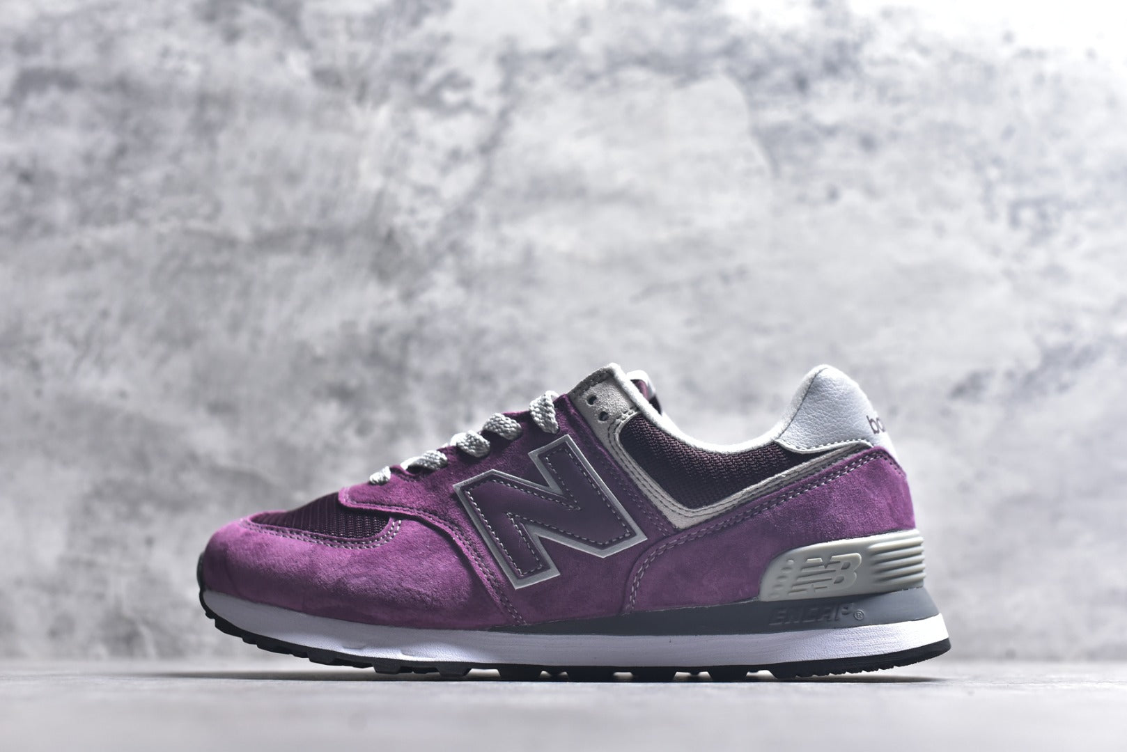 New Balance NB574 Low-Top Retro Casual Running Shoe ML574EGB