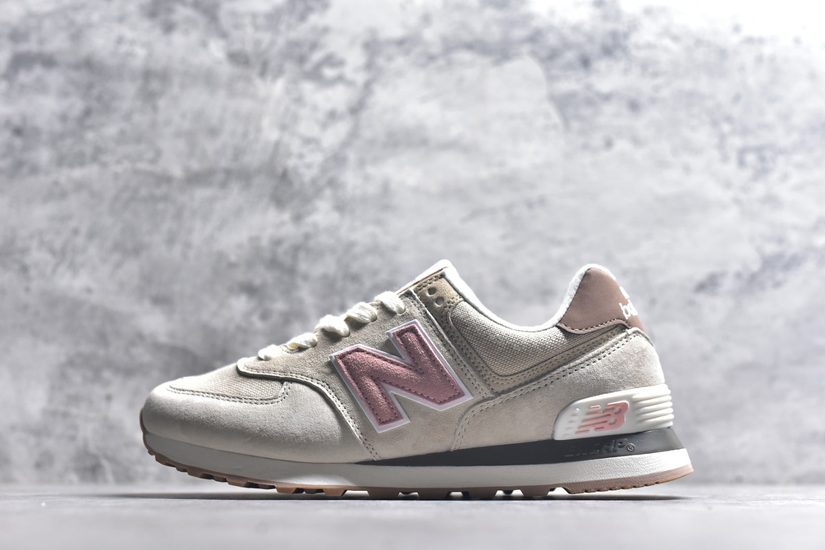 New Balance NB574 Low-Top Retro Casual Running Shoe ML574BCA
