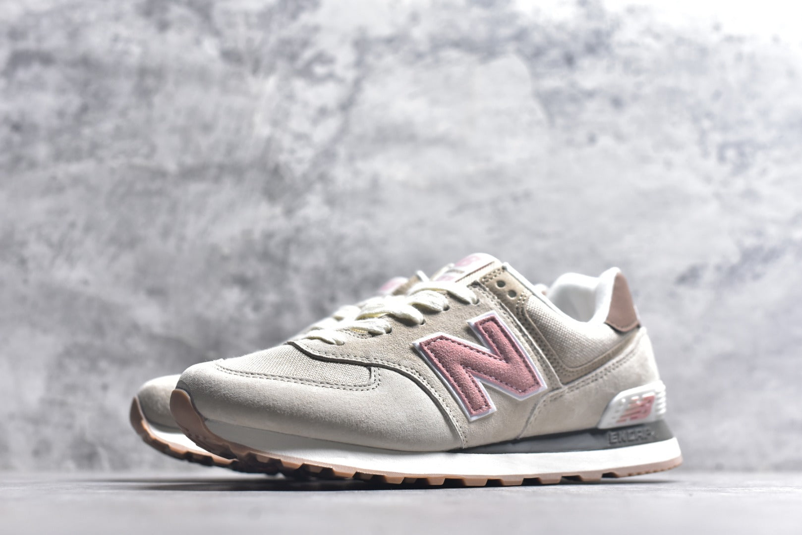 New Balance NB574 Low-Top Retro Casual Running Shoe ML574BCA