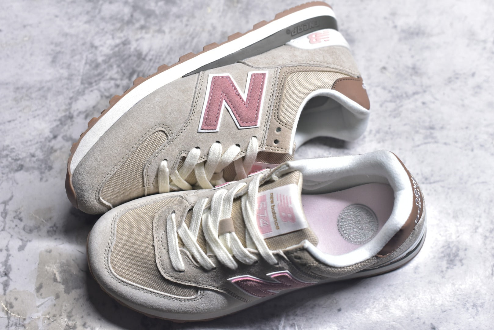New Balance NB574 Low-Top Retro Casual Running Shoe ML574BCA