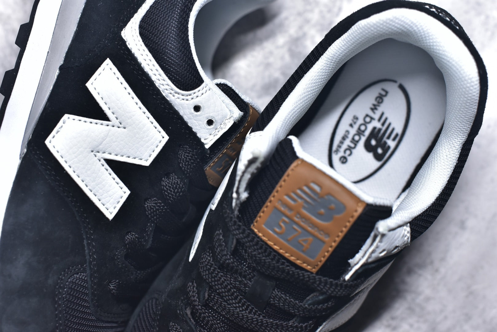 New Balance NB574 Low-Top Retro Casual Running Shoe ML574UC