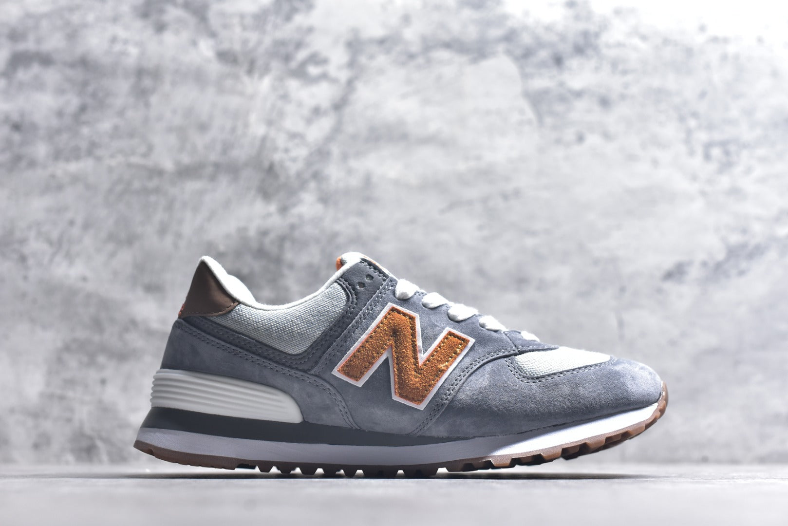 New Balance NB574 Low-Top Retro Casual Running Shoe ML574PIB