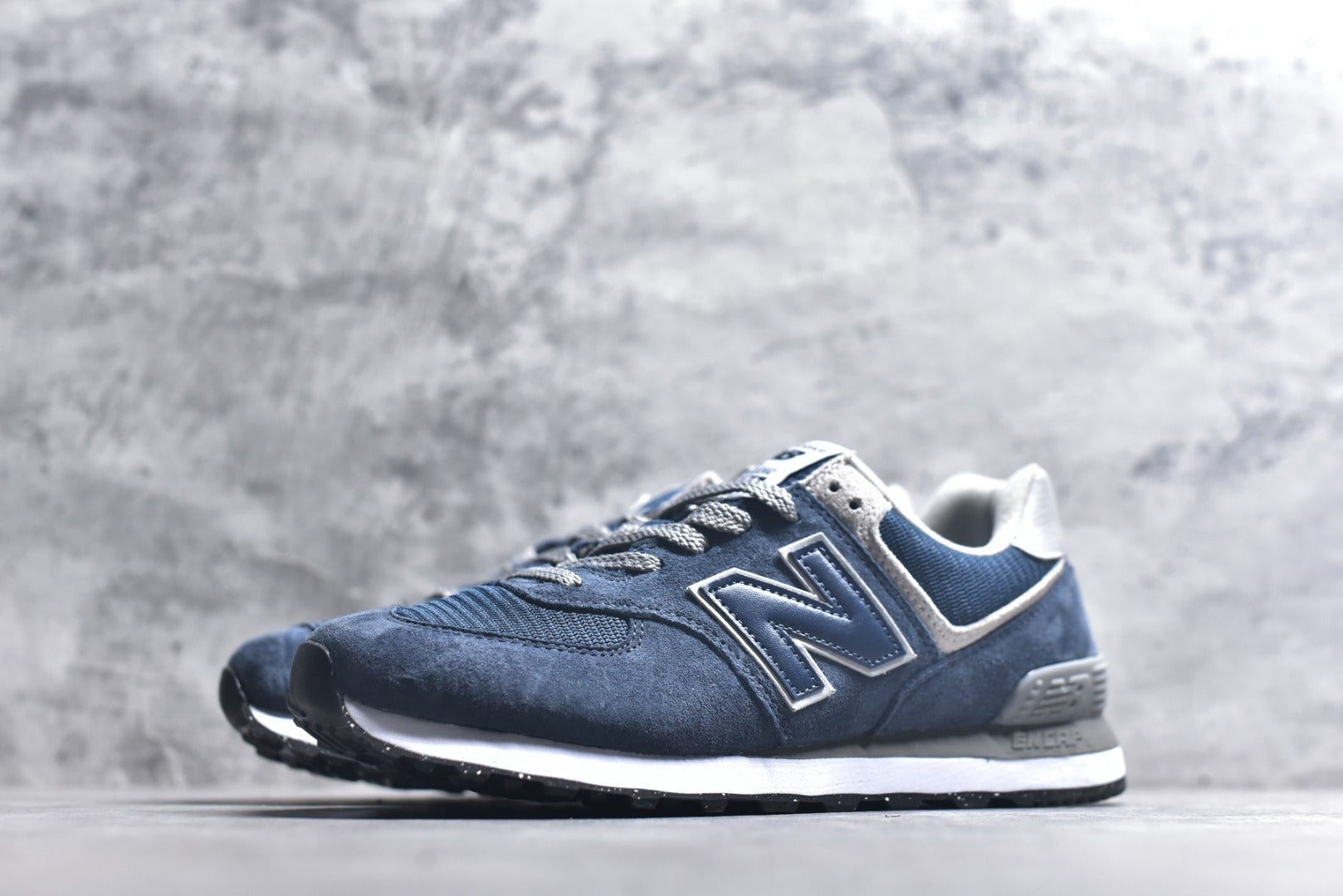 New Balance NB574 Low-Top Retro Casual Running Shoe ML574EVN