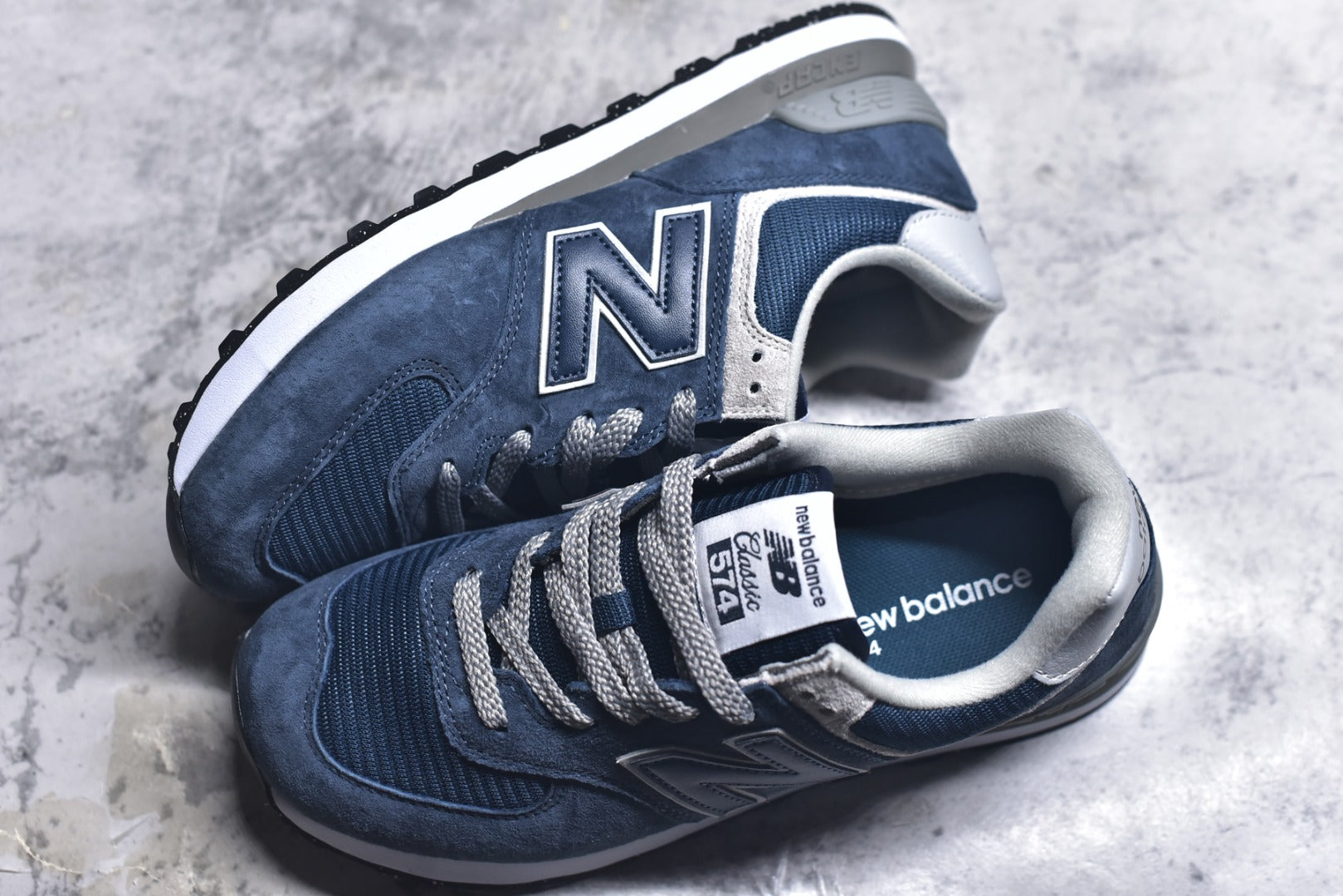 New Balance NB574 Low-Top Retro Casual Running Shoe ML574EVN