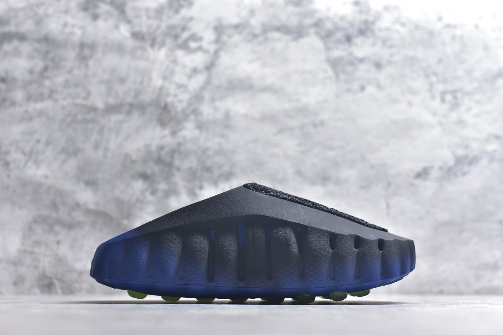 Nike Mind 001 Collab Edition Closed-Toe Massage Slide IR2175-401