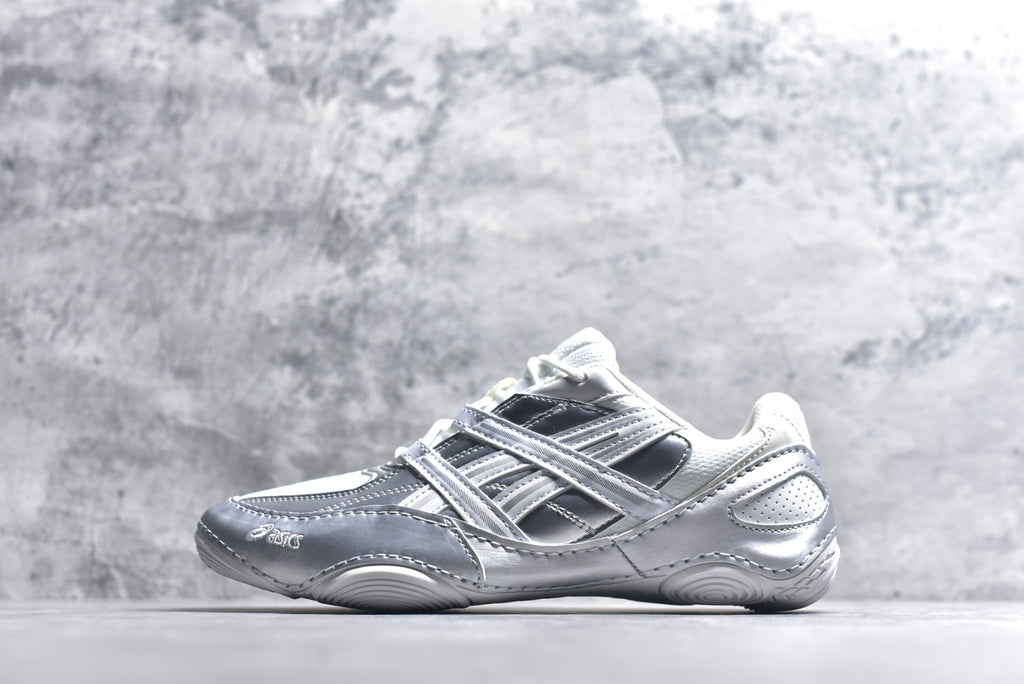 ASICS Hypersync Trainer 1203A879-100 — Versatile Lightweight Flat-Sole Sneaker