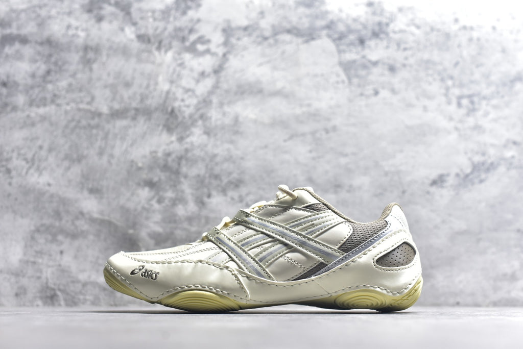 ASICS Hypersync Low-Profile Training Sneaker 1203A879-250