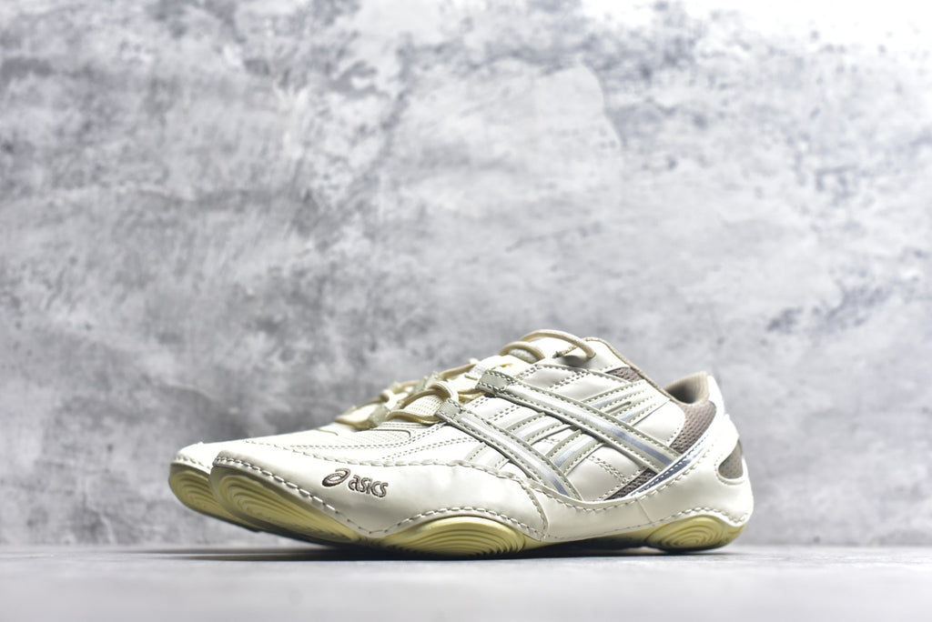 ASICS Hypersync Low-Profile Training Sneaker 1203A879-250