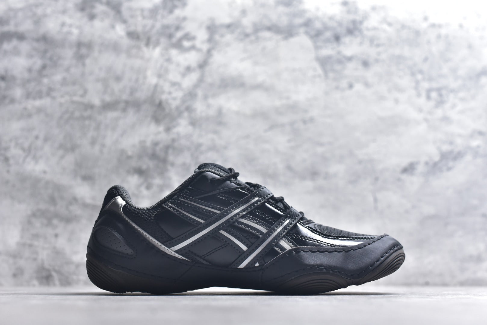 ASICS Hypersync Low-Profile Training Sneaker 1203A879-021