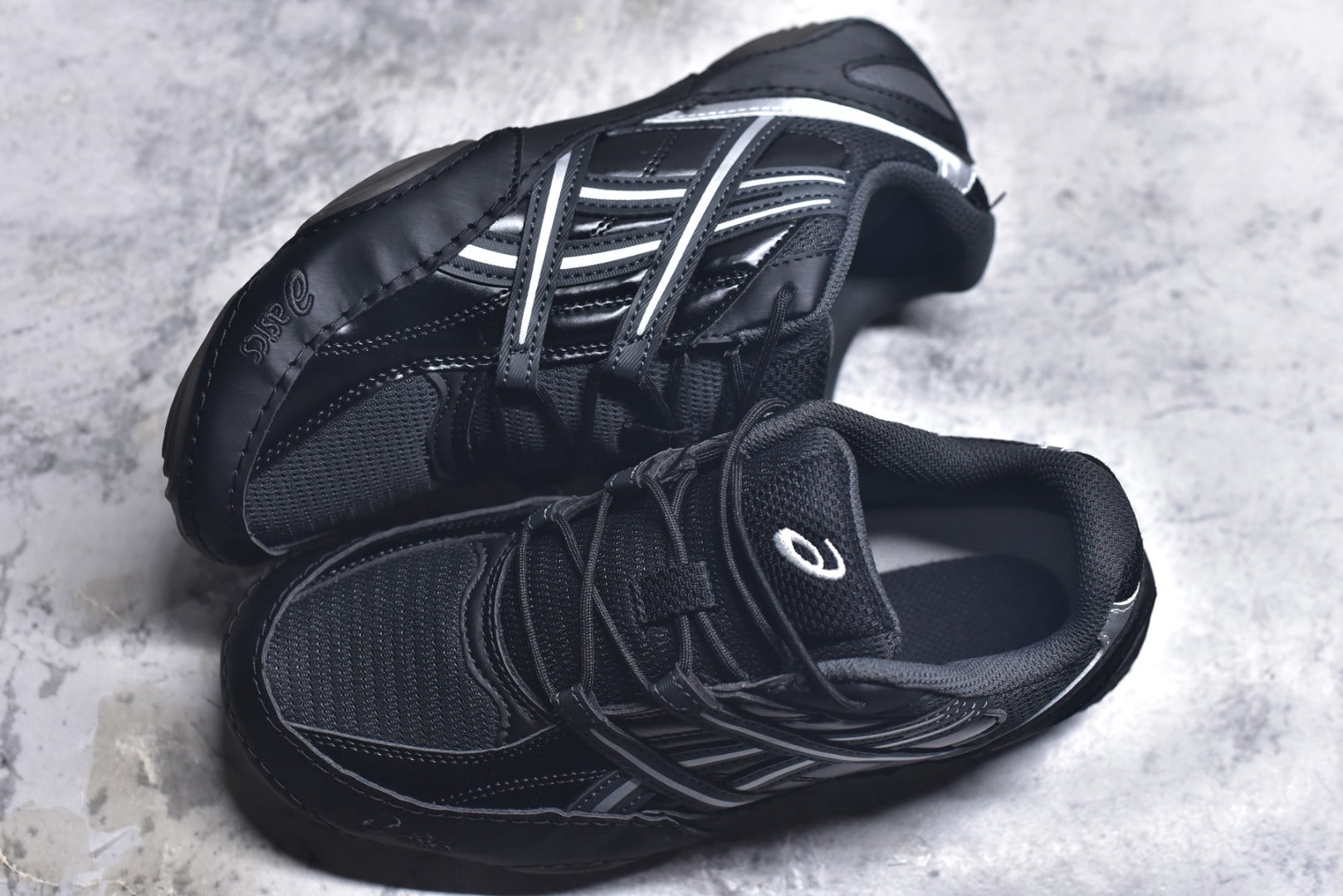 ASICS Hypersync Low-Profile Training Sneaker 1203A879-021