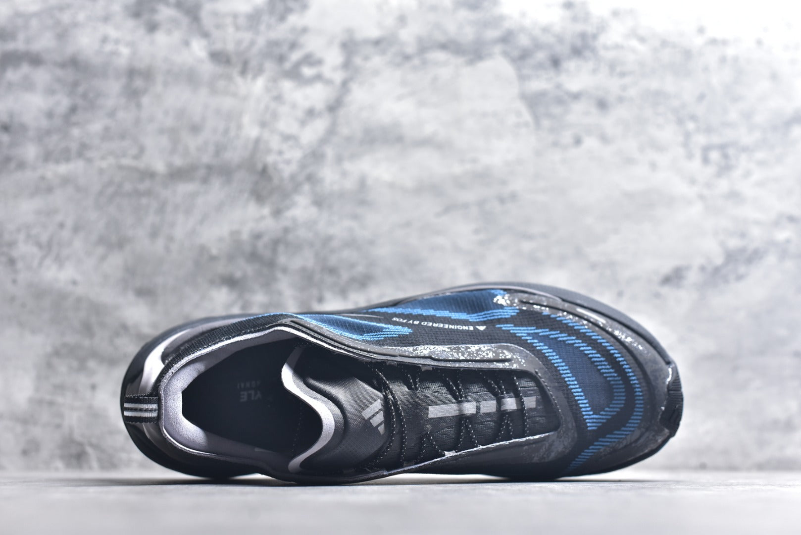 Adidas Holo Peak Low-Top Trail Running Sneaker KI1526