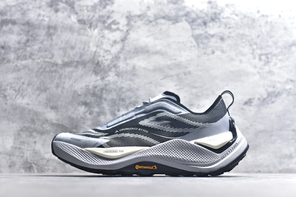 Adidas Holo Peak Low-Top Trail Running Sneaker KI1525