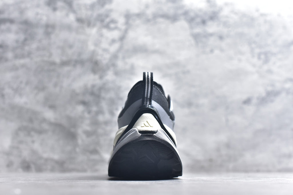 Adidas Holo Peak Low-Top Trail Running Sneaker KI1525