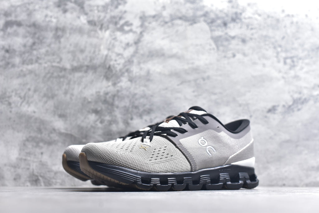 On Cloud X 4 Low-Top Running Sneaker 3ME30042532