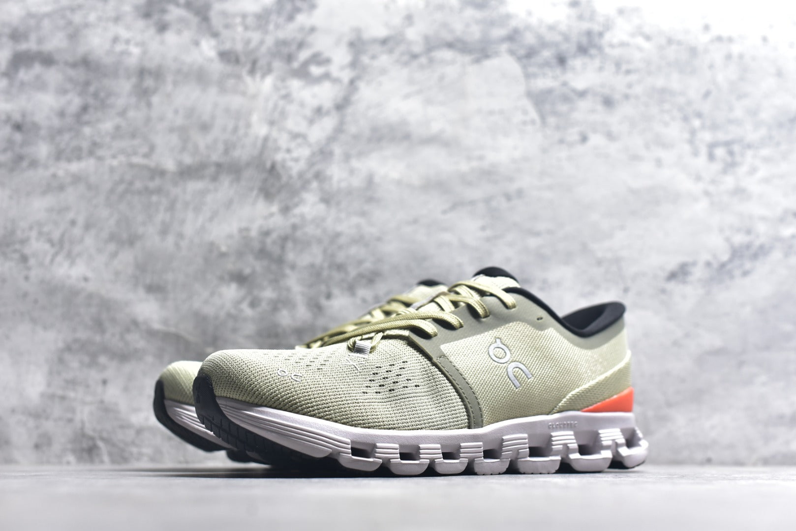 On Cloud X 4 Low-Top Running Sneaker 3ME30043082