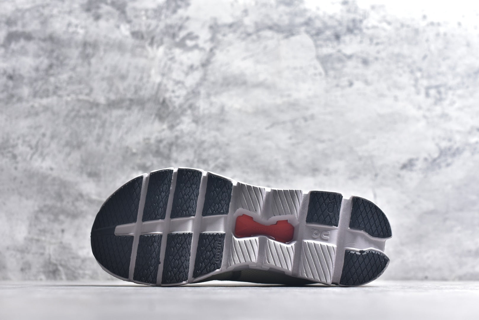 On Cloud X 4 Low-Top Running Sneaker 3ME30043082