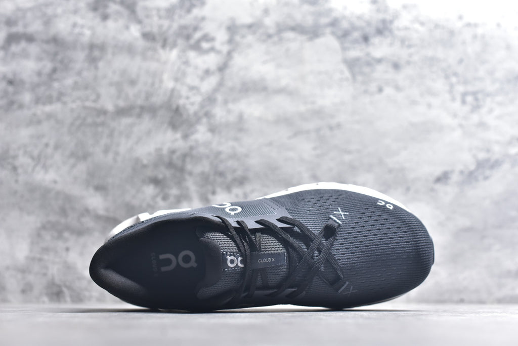 On Cloud X 4 Low-Top Running Sneaker 3ME30043558