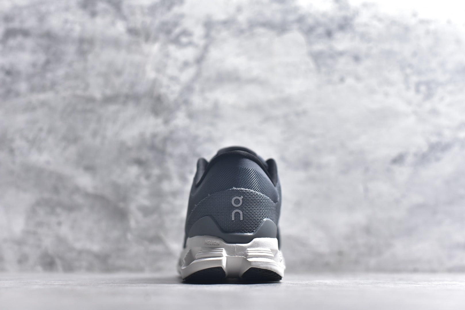 On Cloud X 4 Low-Top Running Sneaker 3ME30043558