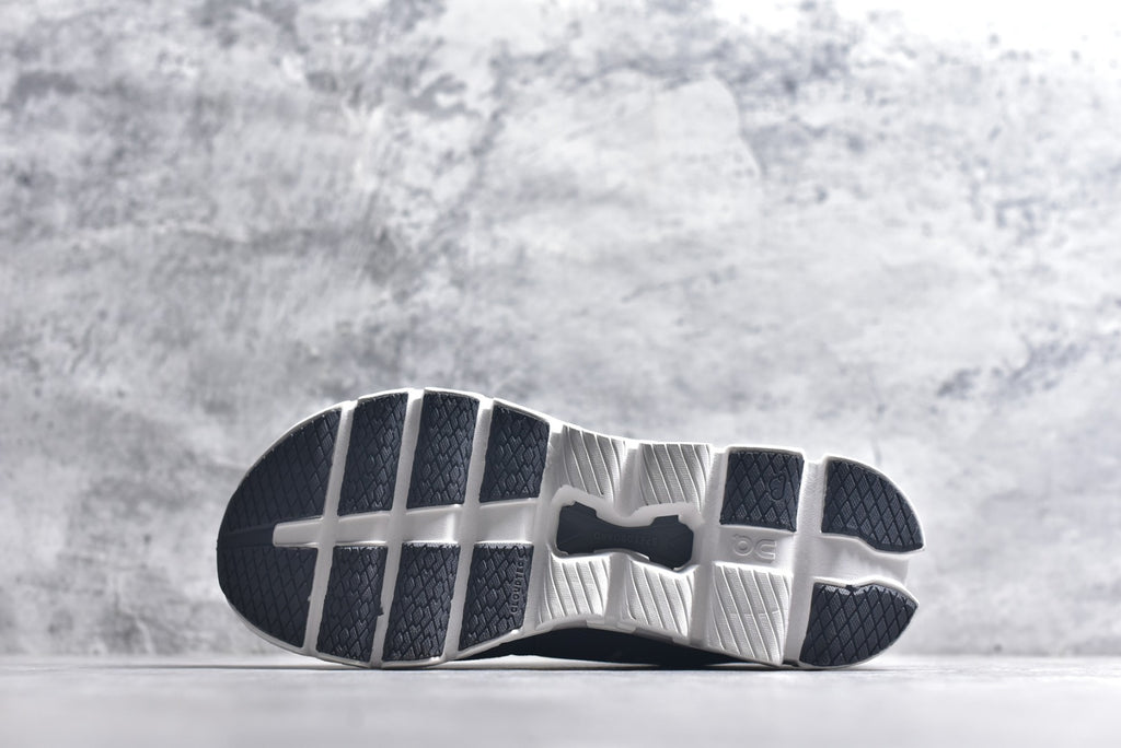 On Cloud X 4 Low-Top Running Sneaker 3ME30043558