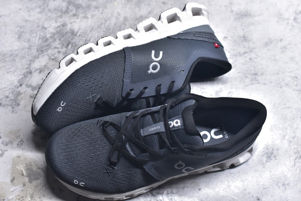 On Cloud X 4 Low-Top Running Sneaker 3ME30043558