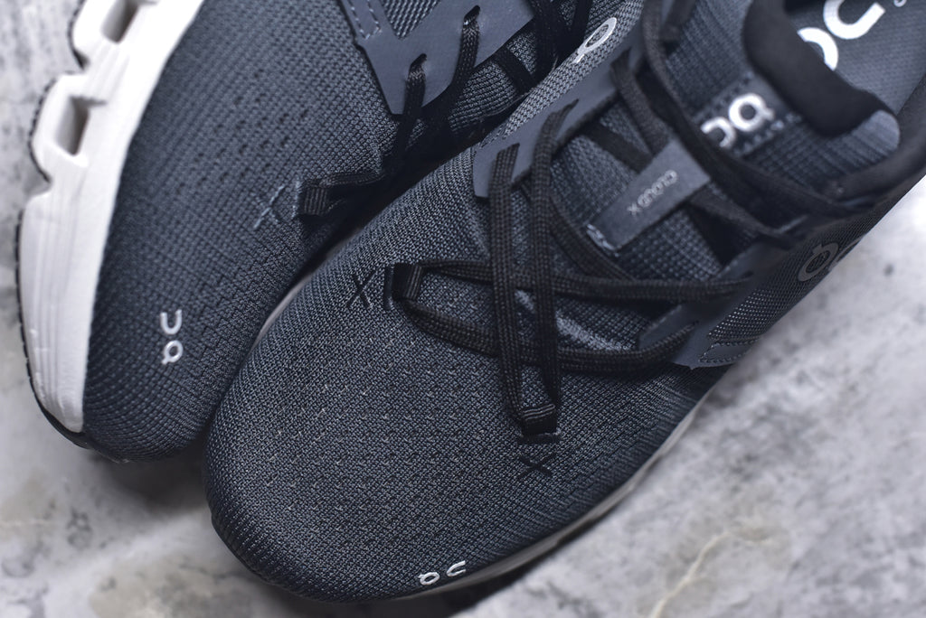 On Cloud X 4 Low-Top Running Sneaker 3ME30043558