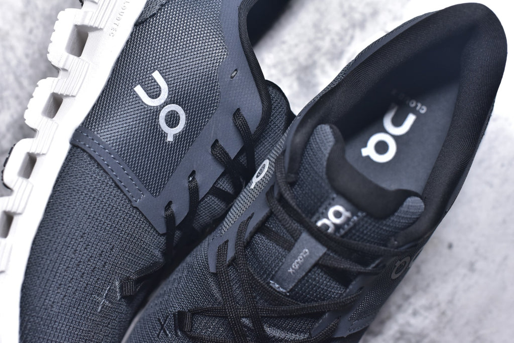 On Cloud X 4 Low-Top Running Sneaker 3ME30043558