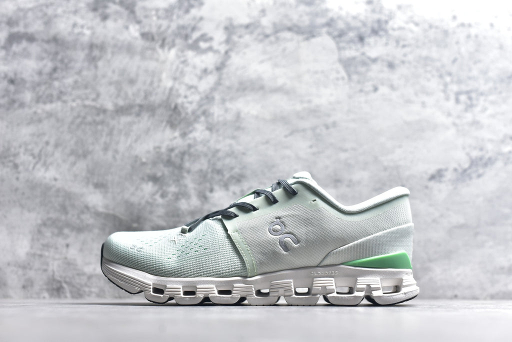 On Cloud X 4 Women's Low-Top Running Sneaker 3WE30073088