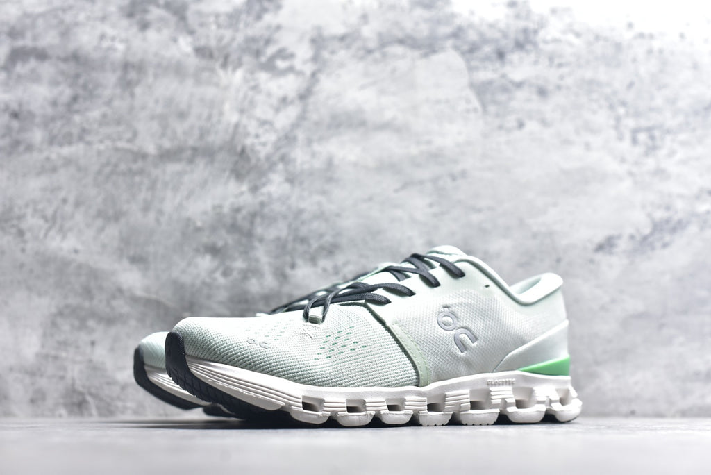 On Cloud X 4 Women's Low-Top Running Sneaker 3WE30073088