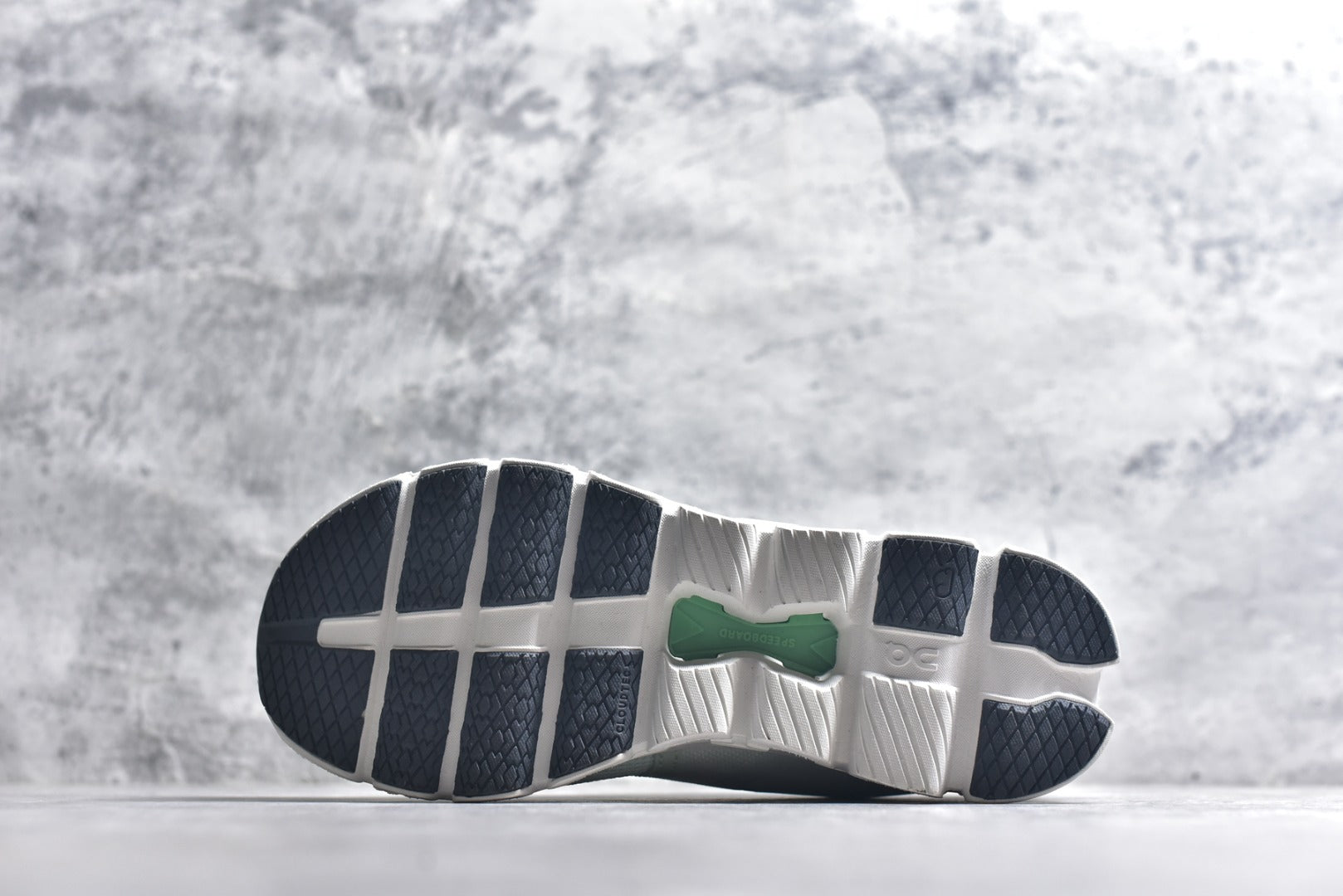 On Cloud X 4 Women's Low-Top Running Sneaker 3WE30073088