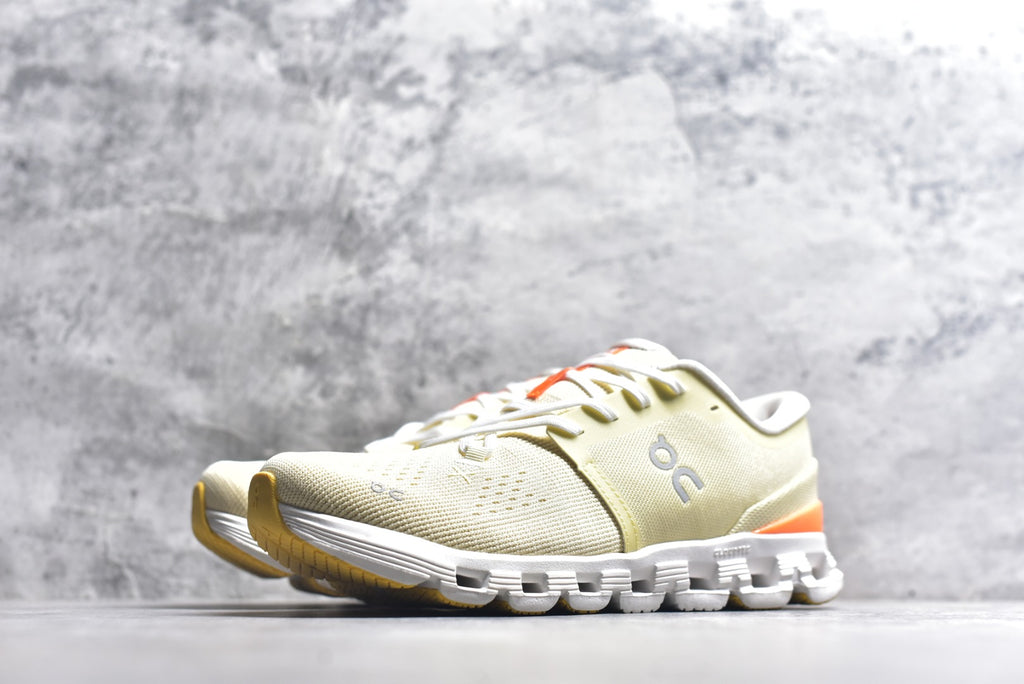 On Cloud X 4 Women's Low-Top Running Sneaker 3WE30073560