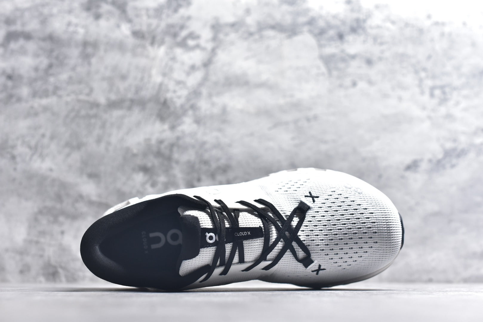 On Cloud X 4 Low-Top Running Sneaker 3ME30040791
