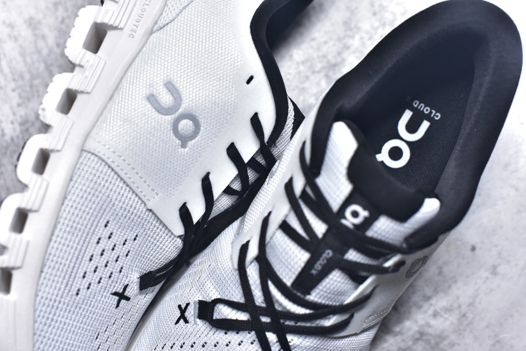 On Cloud X 4 Low-Top Running Sneaker 3ME30040791