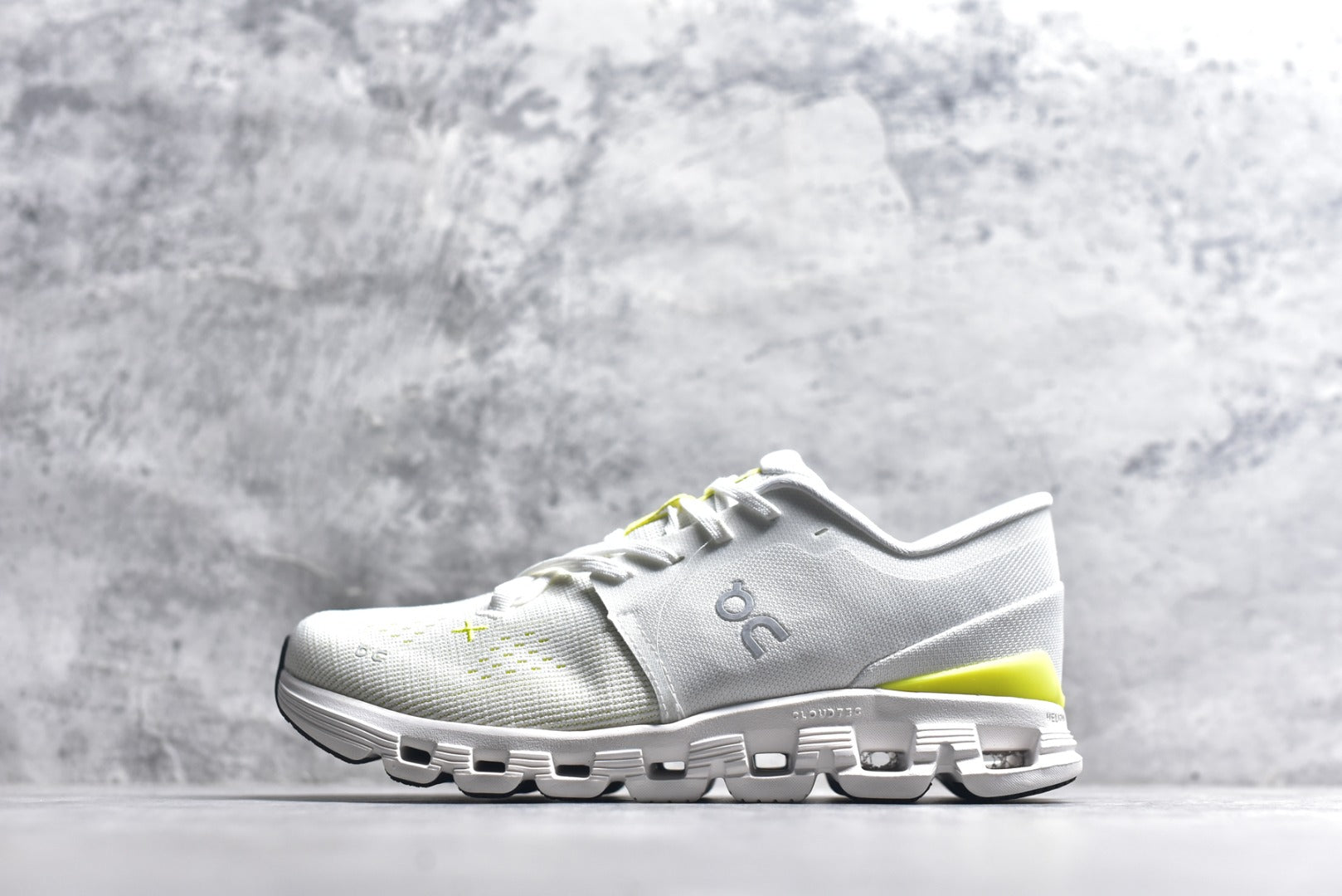 On Cloud X 4 Low-Top Running Sneaker 3ME30043072