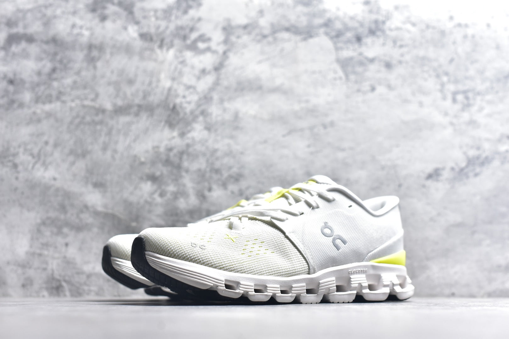 On Cloud X 4 Low-Top Running Sneaker 3ME30043072