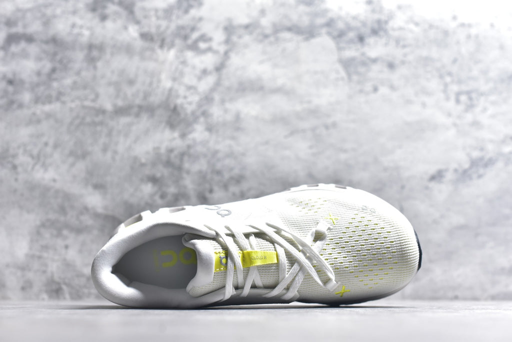On Cloud X 4 Low-Top Running Sneaker 3ME30043072